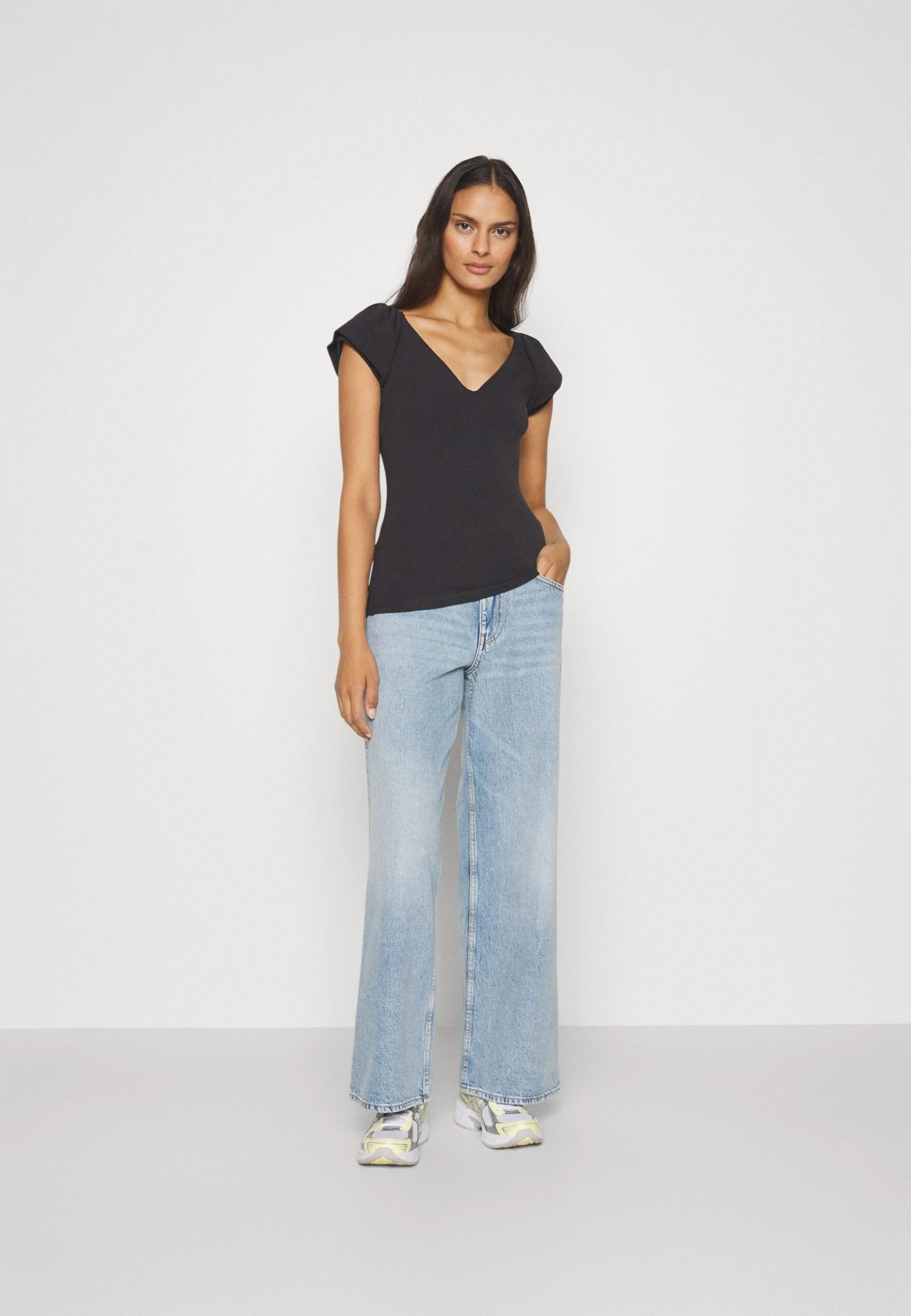 Anna Field T-Shirt Basique - Black 7 Anna Field T-Shirt Basique - Black – Image 5