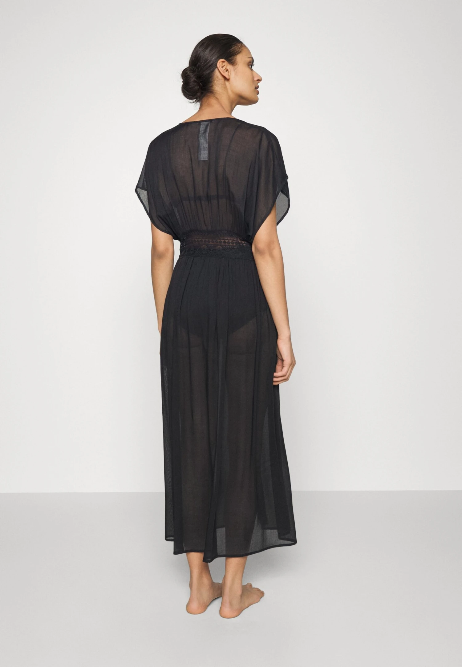 Anna Field Embroidered Cover Up / 802 - Black - Accessoire De Plage - 802 - Black 5 Anna Field Embroidered Cover Up / 802 - Black - Accessoire De Plage - 802 - Black – Image 3