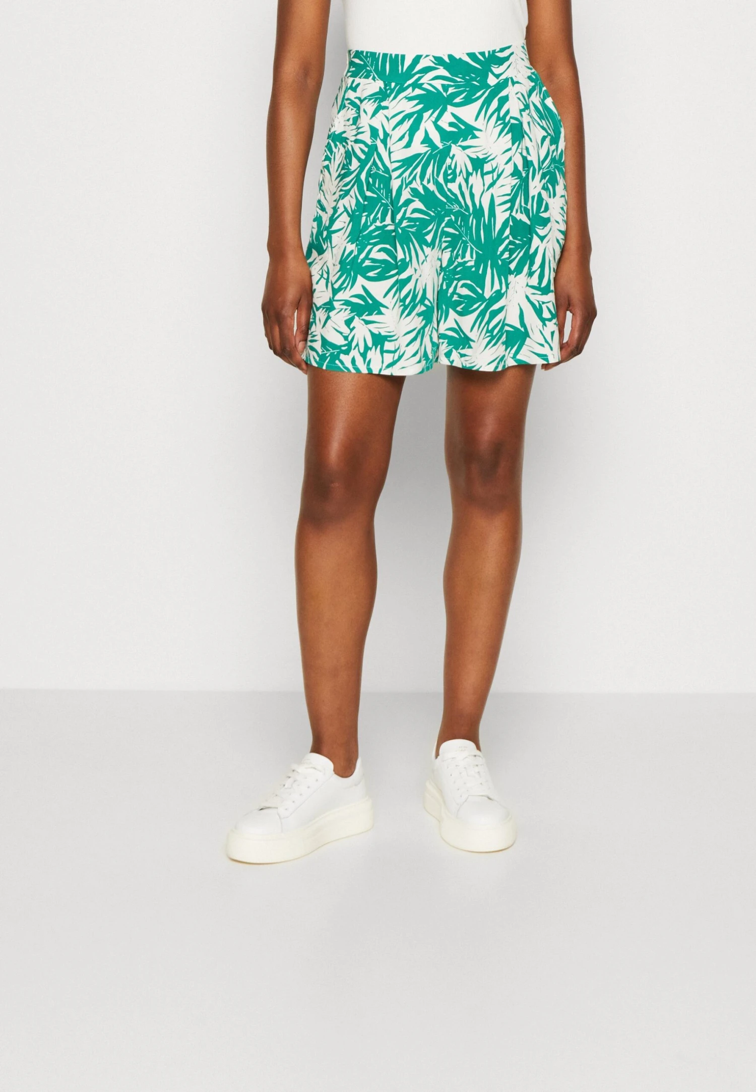 Anna Field Short - Green/Off White 3 Anna Field Short - Green/Off White