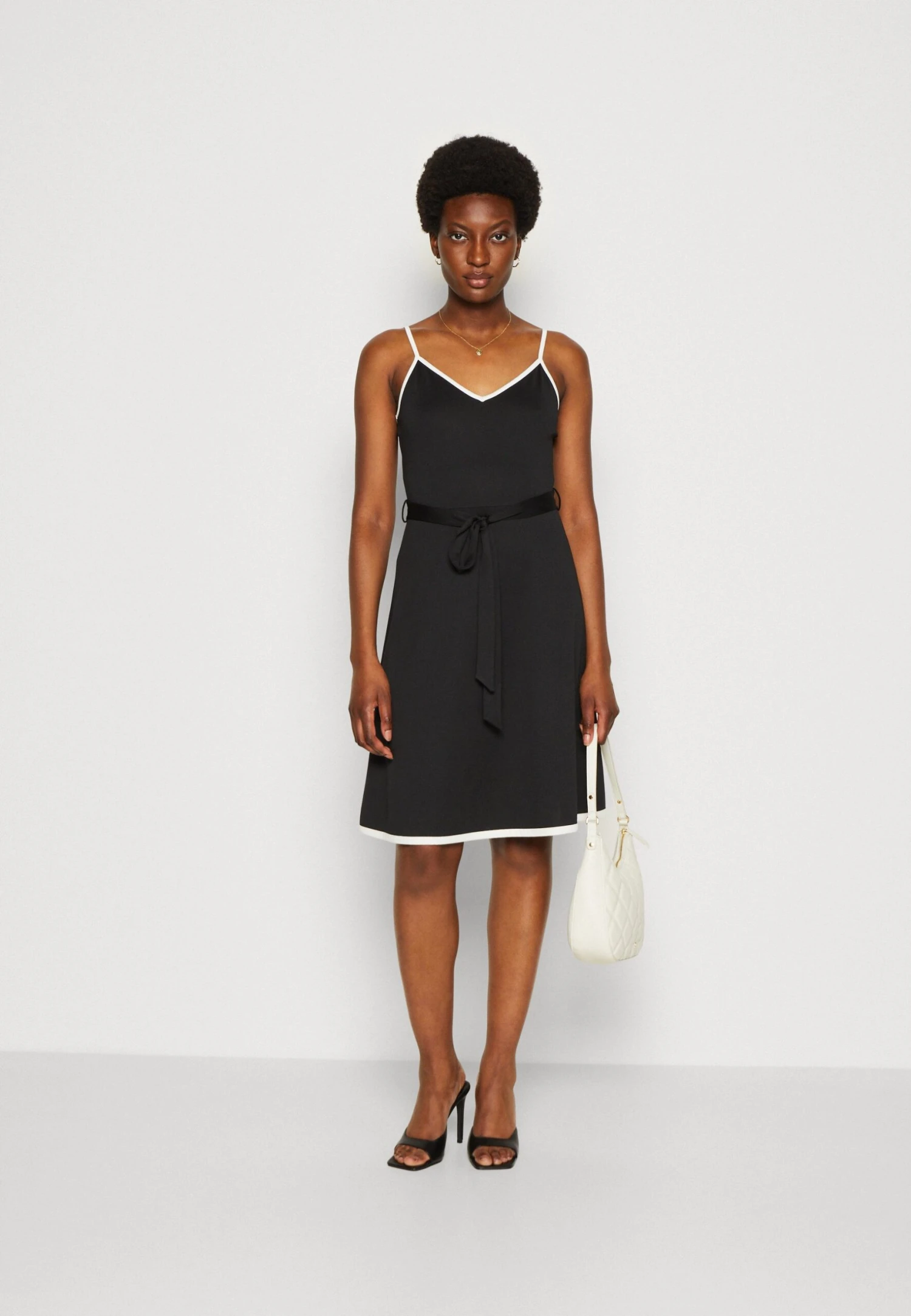 Anna Field Robe En Jersey - Black/White 4 Anna Field Robe En Jersey - Black/White â Image 2