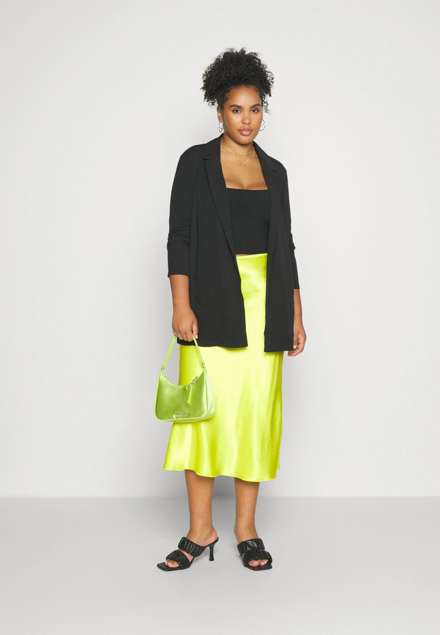 Manteau Court - Black 4 Manteau Court - Black – Image 2