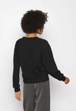 Anna Field Basic Clean Crew Neck Sweatshirt - Sweatshirt - Black 9 Anna Field Basic Clean Crew Neck Sweatshirt - Sweatshirt - Black -Anna Field Boutique 88bc03987686408c83d83956951c563a