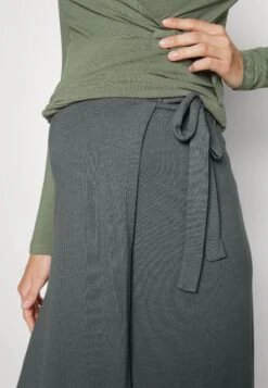 Maternity Basic Midi Skirt - Jupe Crayon - Light Green 11 Maternity Basic Midi Skirt - Jupe Crayon - Light Green -Anna Field Boutique 966ca3a490b643babb058a6ad02875e0