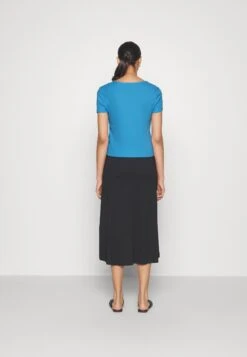 Anna Field Gilet - Blue -Anna Field Boutique a4aad17944954a90ab6c553d0aaa1486