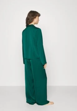 Anna Field Gift Box Pj Set - Pyjama - Green -Anna Field Boutique a667a230e1e0450db65306711a2d6272