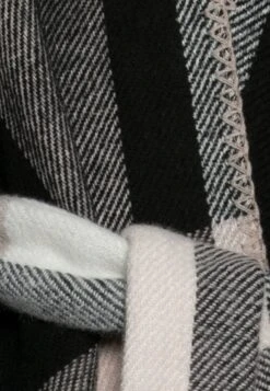 Anna Field Cape - Black/White -Anna Field Boutique acdcb6228802409186154190d6d39bbf