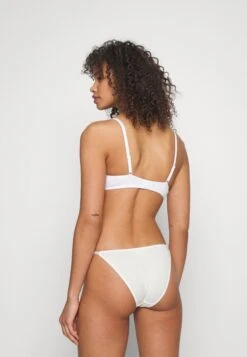 Anna Field Sunlight 3Pack Tshirt Bra - Soutien-Gorge Invisible - 402 - Pink_001 - White_802 - Black -Anna Field Boutique c9a4a29083d94654957fe69af505bfb0