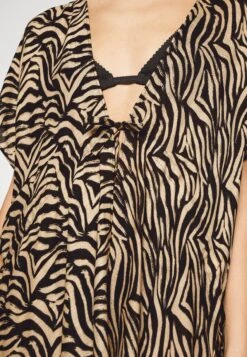 Anna Field Printed Short Kimono / 606 - Khaki_003 - Off-White - Accessoire De Plage - Black/Tan -Anna Field Boutique cbb738f4c85b498492a5a88783fde557