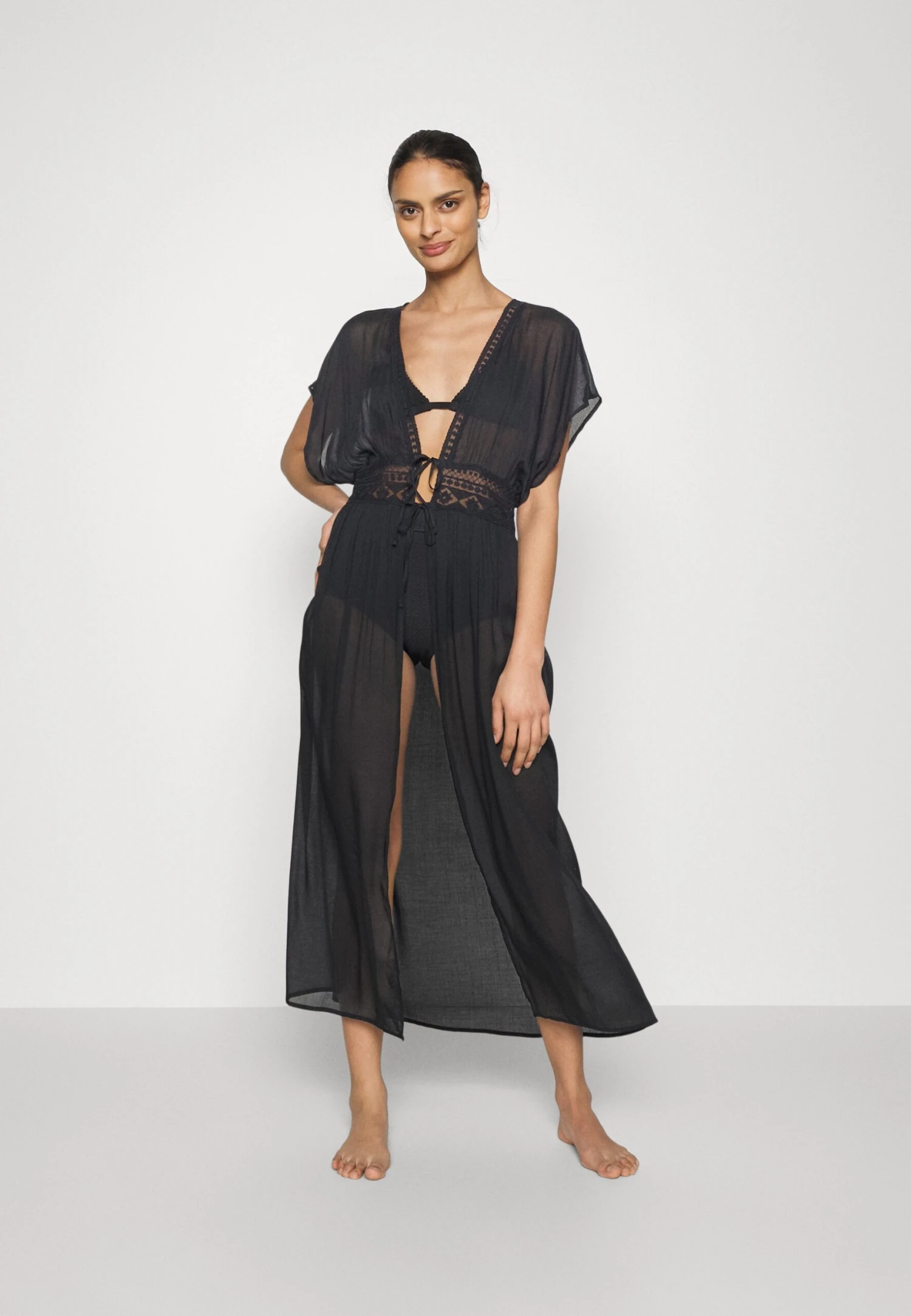 Anna Field Embroidered Cover Up / 802 - Black - Accessoire De Plage - 802 - Black 4 Anna Field Embroidered Cover Up / 802 - Black - Accessoire De Plage - 802 - Black – Image 2