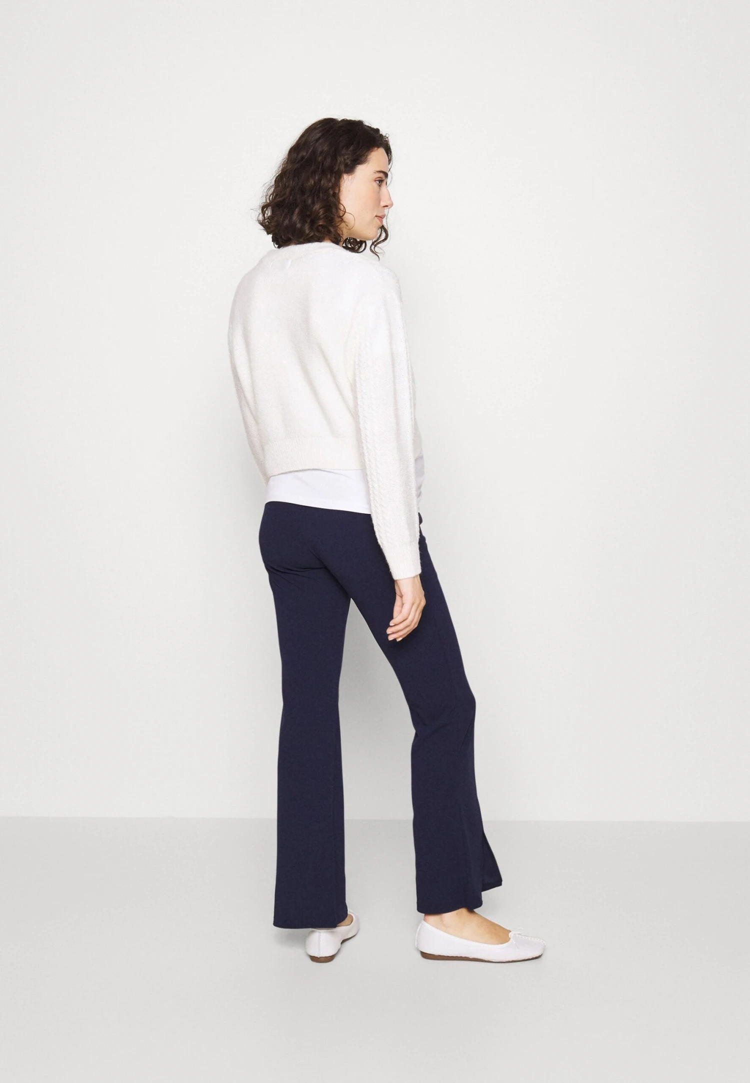Maternity Business Flare - Pantalon De Survêtement - Dark Blue 5 Maternity Business Flare - Pantalon De Survêtement - Dark Blue – Image 3