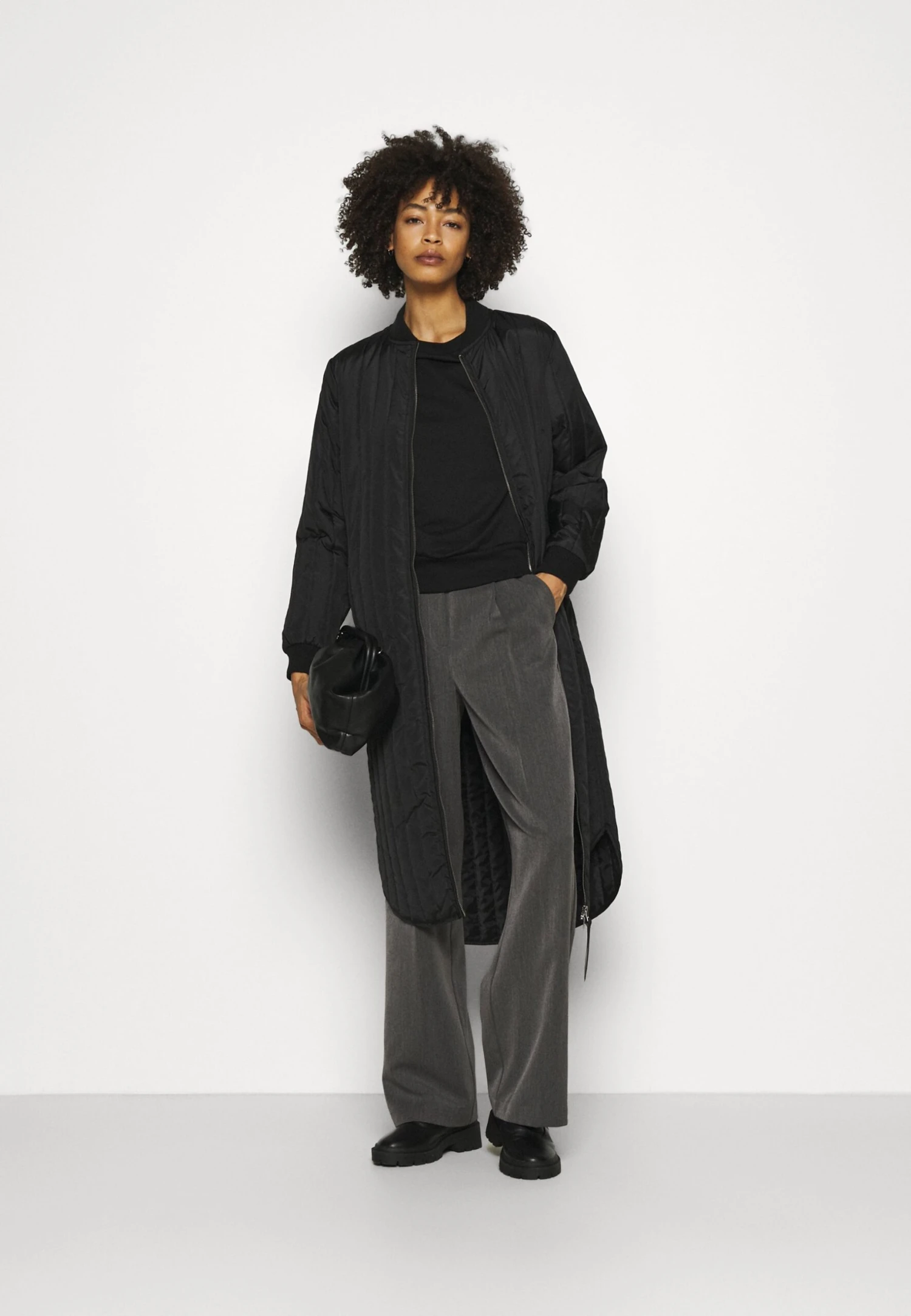 Anna Field Basic Clean Crew Neck Sweatshirt - Sweatshirt - Black 4 Anna Field Basic Clean Crew Neck Sweatshirt - Sweatshirt - Black – Image 2